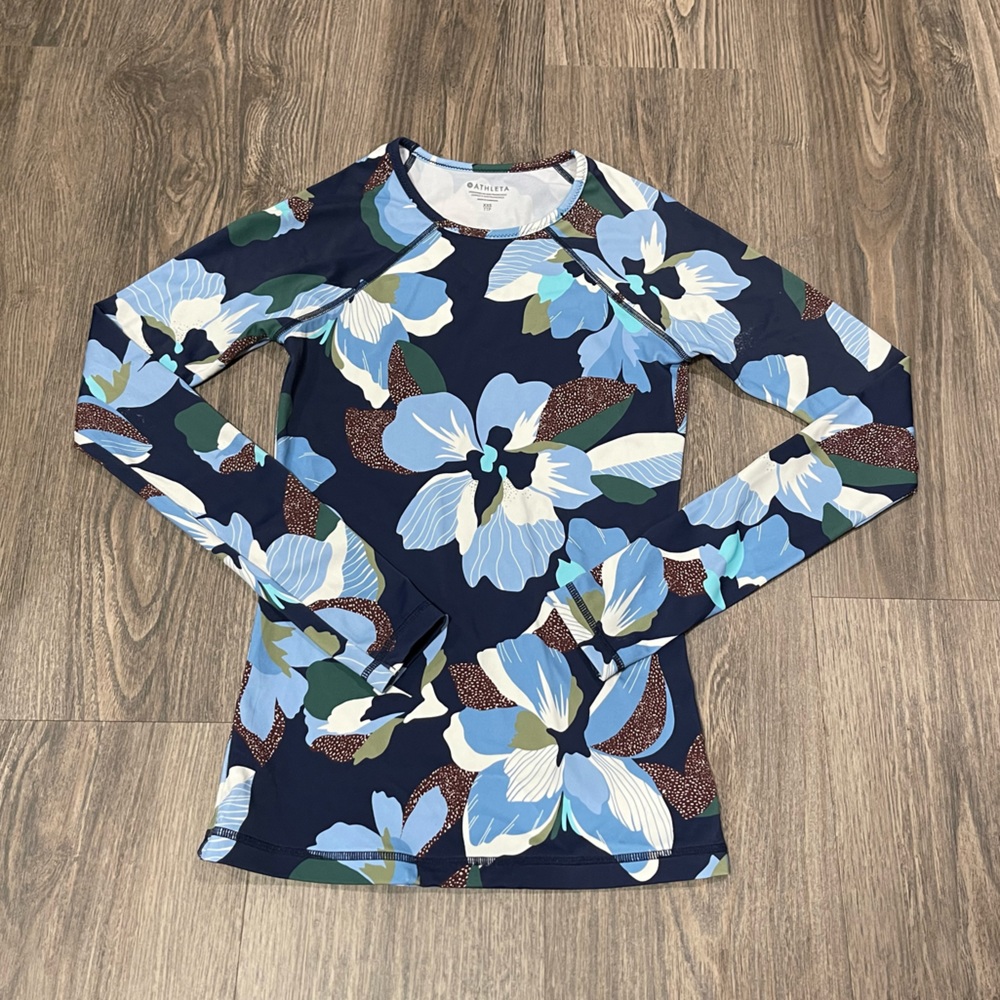 Athleta compression shirt